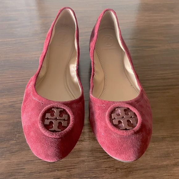 Tory Burch Allie Ballet Flat in Borscht Suede (Burgundy) - Picture 3 of 9